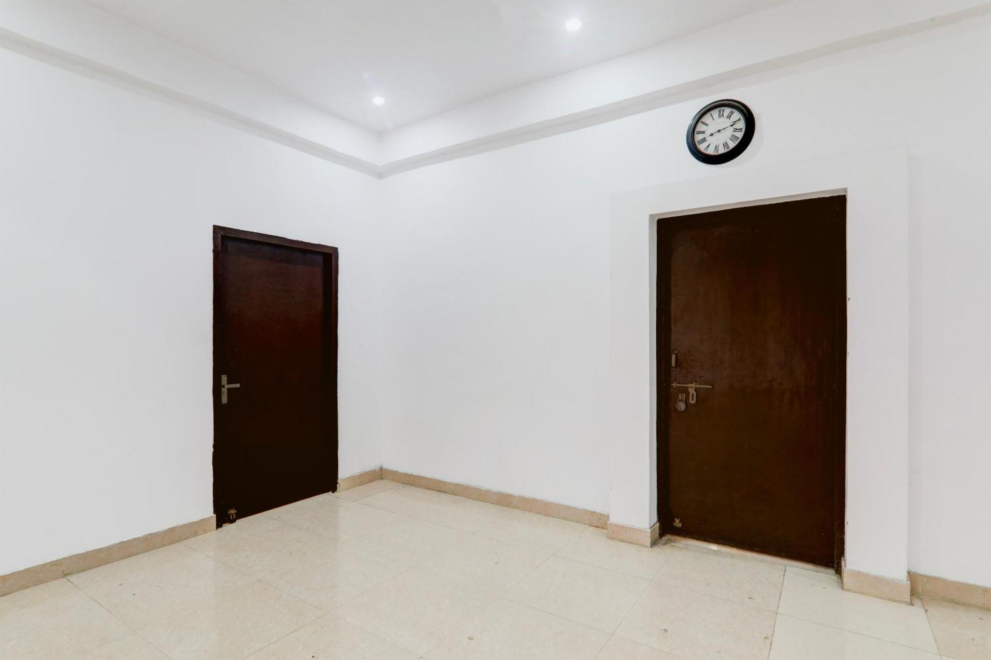 Super Hotel O Insaf Nagar Munshipuliya Formerly Vibrant Chinhat Dış mekan fotoğraf