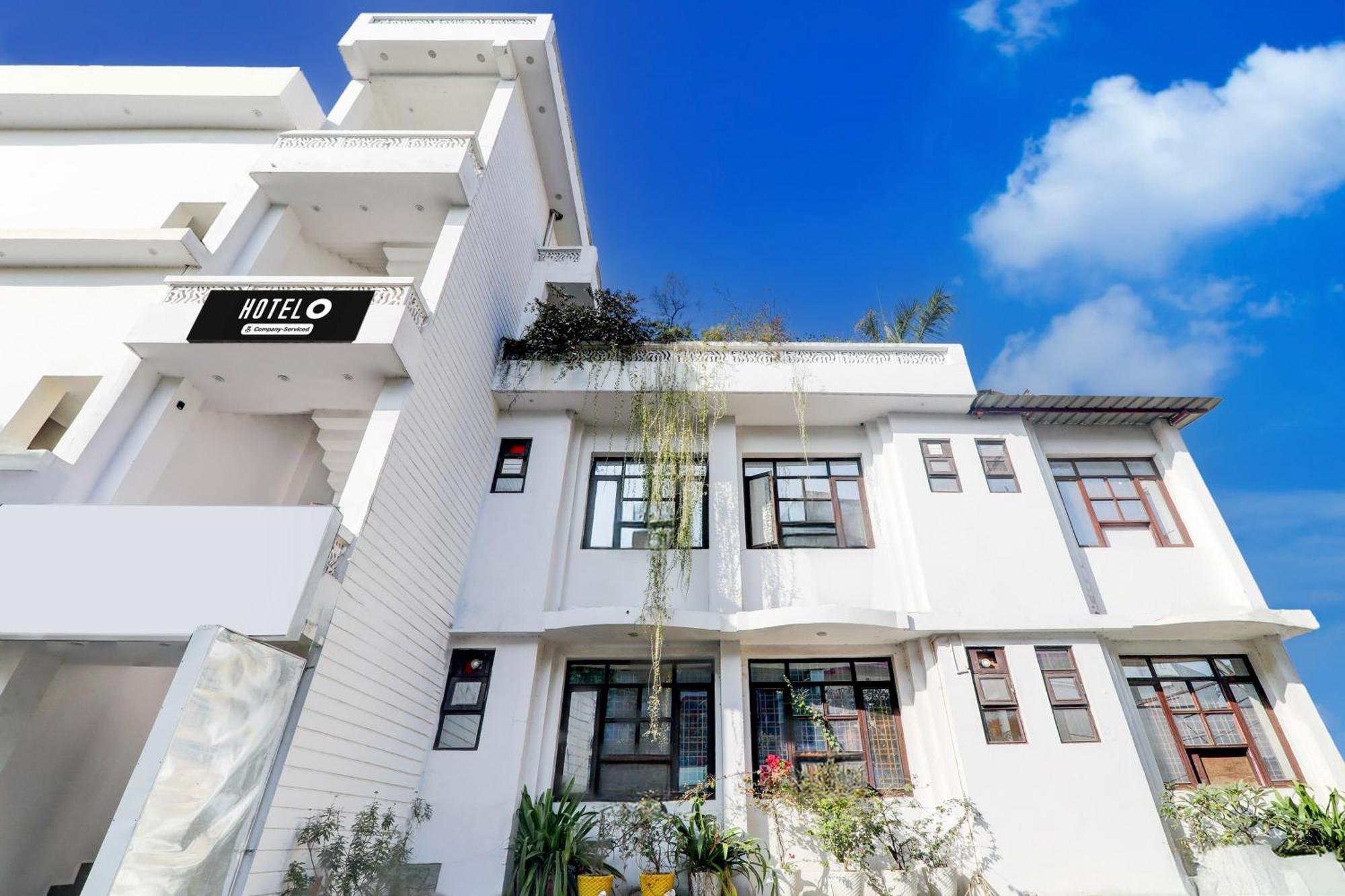 Super Hotel O Insaf Nagar Munshipuliya Formerly Vibrant Chinhat Dış mekan fotoğraf