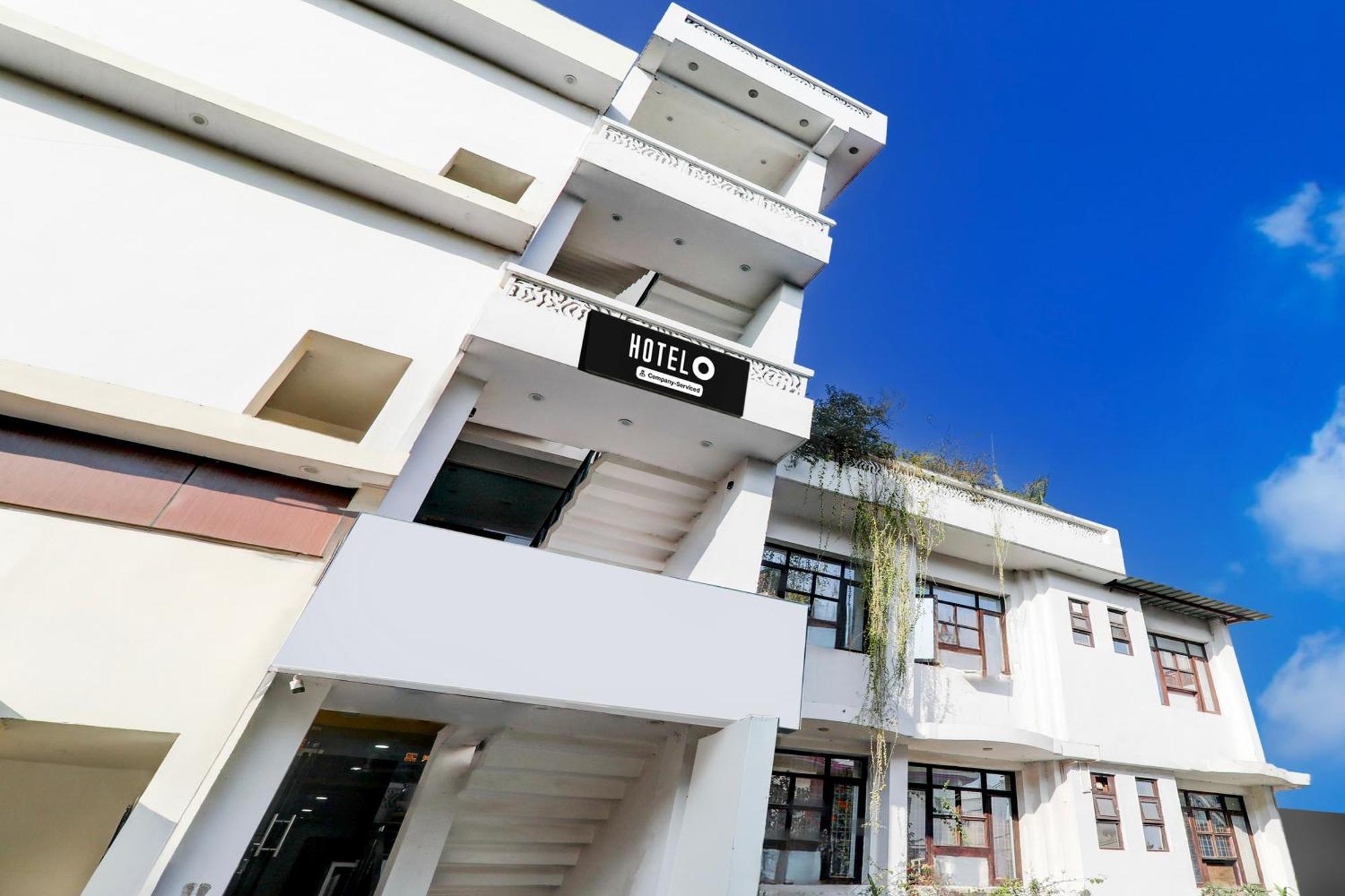 Super Hotel O Insaf Nagar Munshipuliya Formerly Vibrant Chinhat Dış mekan fotoğraf
